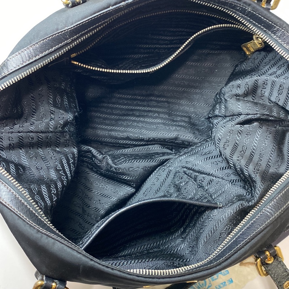 Vintage Prada Saffiano Triang Purse Baltic Black 2004 - Picture 6 of 12